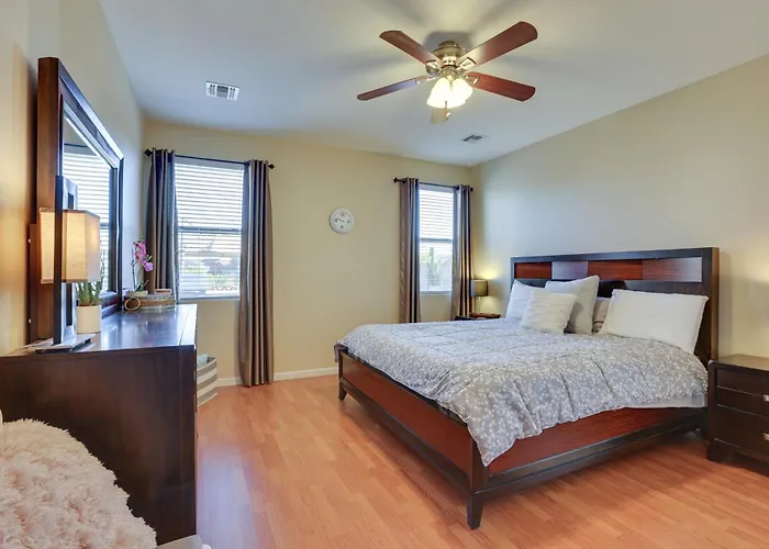 Near Estrella Mtn! Desert Escape W/ Outdoor Oasis Holiday home