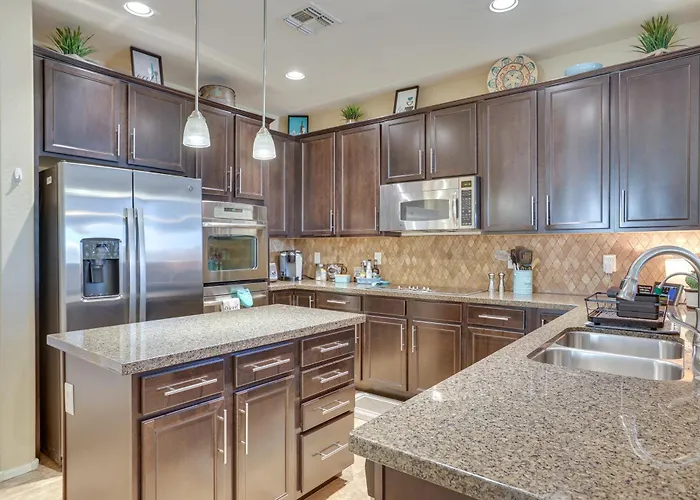 Near Estrella Mtn! Desert Escape W/ Outdoor Oasis Holiday home